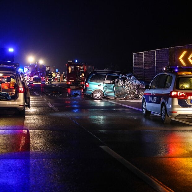 Alko-Geisterfahrer rammt Pkw: 2 Kinder tot
