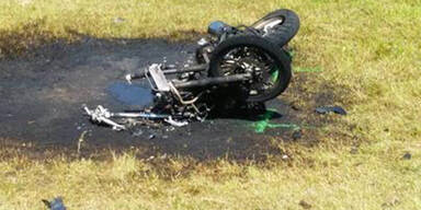 Biker (65) stirbt nach Crash mit Pkw