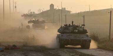 Israelische Panzer bei einer Bodenoffensive in Gaza