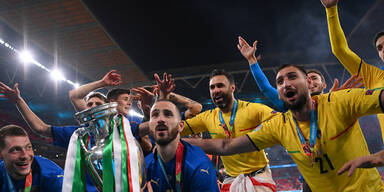 So ausgelassen feiern Italiens EM-Helden