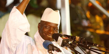 Truppen des Senegal marschieren in Gambia ein