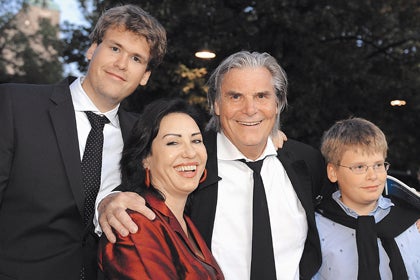 Karner und Simonischek mit den Söhnen Kaspar und Benedikt