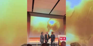 Klimaaktivisten protestieren bei WKO-Gala.png