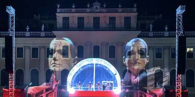 Kraftwerk lieferten großes Konzert-Kino vor Schönbrunn