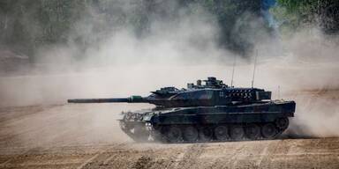 Deutsche Leopard-Kampfpanzer sind in der Ukraine