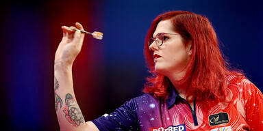 Transfrau Noa-Lynn van Leuven unter Beschuss bei Darts-WM