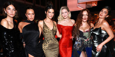 Lily Aldridge, Anastasia Karanikolaou, Kendall Jenner, Gigi Hadid, Alana O'Herlihy, Kylie Jenner