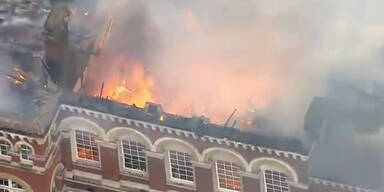 Großbrand in Londoner Bücherei