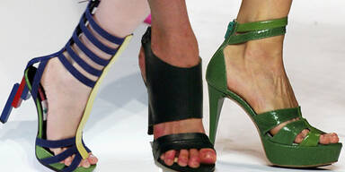 Bunte Luxus-Sandalen für den Frühling