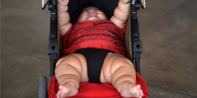 Baby wiegt 28 Kilo: Die Begründung der Mutter