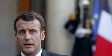 Macron ließ Frankreichs Flagge heimlich ändern