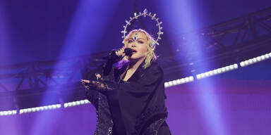 Peinlich: Pop-Ikone Madonna geht auf Fan im Rollstuhl los