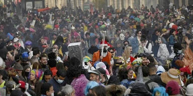 Corona-Schock: 6.500 Menschen feierten Karneval in Marseille