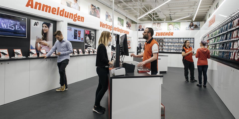 Drei neue Mobile Shops von MediaMarkt