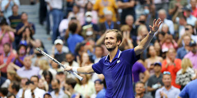 Medwedew & Tsitsipas lösen Finals-Ticket