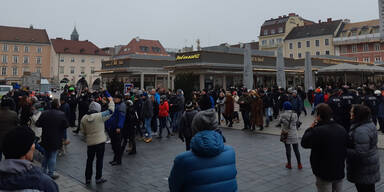 Mehrere Festnahmen bei Corona-Demo in Wiener Neustadt