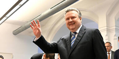 Michael Ludwig gratuliert SPÖ-Chef Babler
