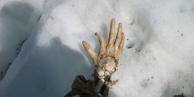Mont Blanc Gruselfund Leichenrest Hand