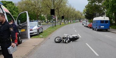 Horror-Unfall in Wien: Biker überfährt Fußgängerin - tot