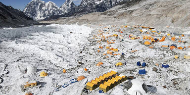 Ansturm auf Mount Everest: Das Gepäck kommt später