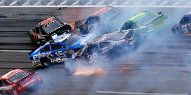 Massen-Crash bei NASCAR-Rennen