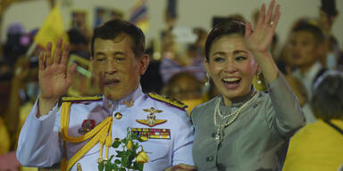 Nacktfotos: Nächster Skandal um Thailands Protz-König | Riesen-Wirbel um Leak