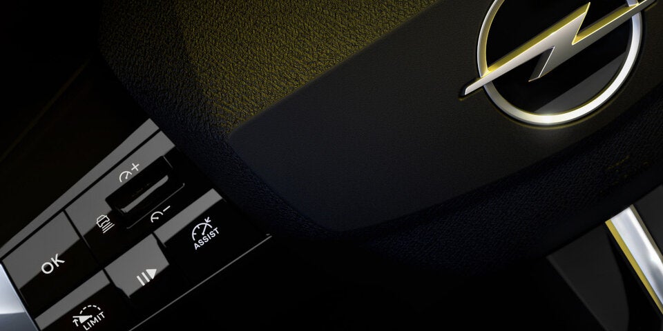 Erste Fotos und Infos zum völlig neuen Opel Astra