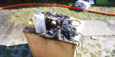 Handy-Akku explodierte: Kasten in Flammen