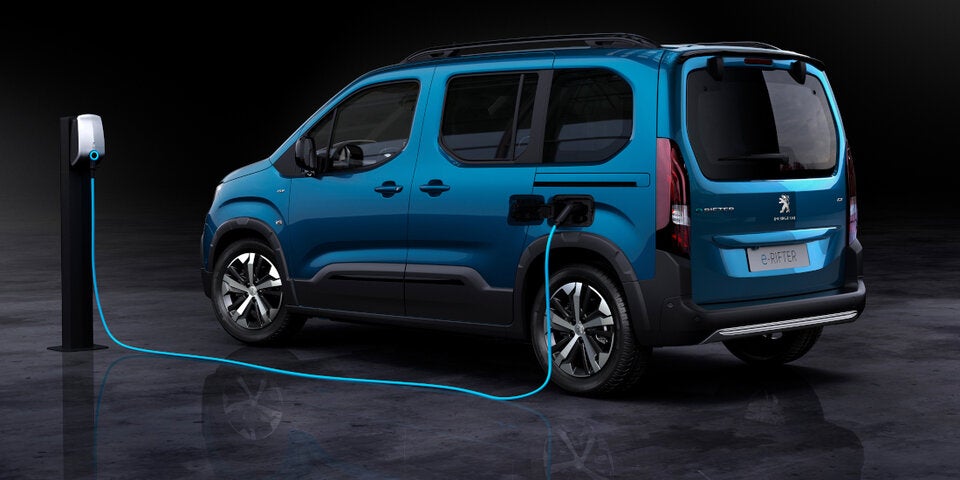 Opel Combo & Peugeot Rifter jetzt mit E-Antrieb