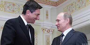 Pahor (l.) und Putin haben Vertrag unterzeichnet