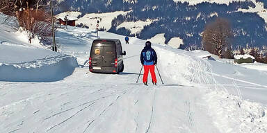Paketzusteller auf Skipiste gelotst Navi Söll Tirol