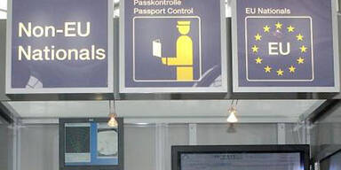 Passkontrolle_Flughafen_APA
