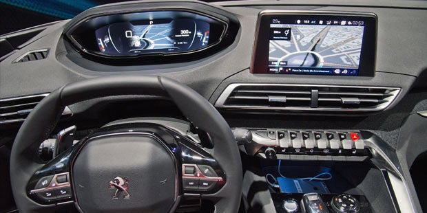 Peugeot zeigt neues Hightech-Cockpit