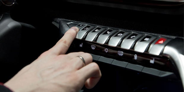 Peugeot zeigt neues Hightech-Cockpit