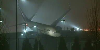 Atlanta: Boeing 737 rutscht von Fahrbahn ab