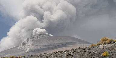 Vulkan Popocatepetl speit wieder Asche