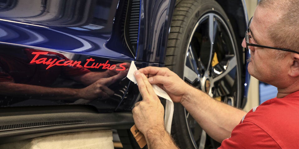 Porsche Exclusive veredelt den Taycan