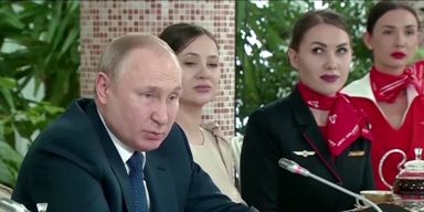 Putin trifft mit Soldaten-Müttern zusammen.png