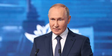 Putin setzt Gesetz über erleichterte Einberufung in Kraft