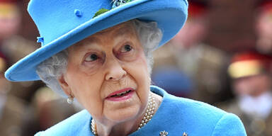 Queen feuert ihren BH-Lieferanten