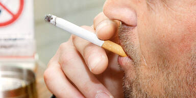 Mann sticht Nichtraucher brutal nieder