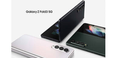 Samsung_Galaxy Z Fold3~P_CMYK_210611_L.jpg
