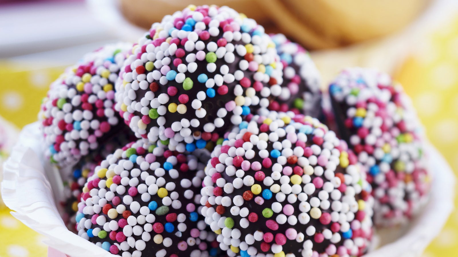 Schoko-Kugeln mit Zuckerperlen - Cooking