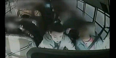 VIDEO 13-Jähriger rettet US-Schulbus