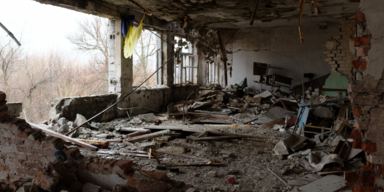 Selenskyj verspricht Wiederaufbau aller zerstörten Häuser