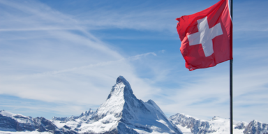 Schweier Flagge plus Matterhorn
