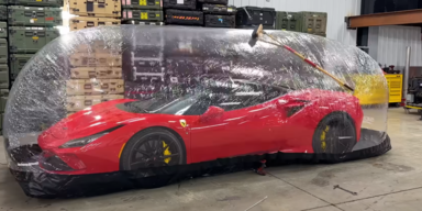 Youtube-Star kauft $400.000-Ferrari, damit er ihn demoliert
