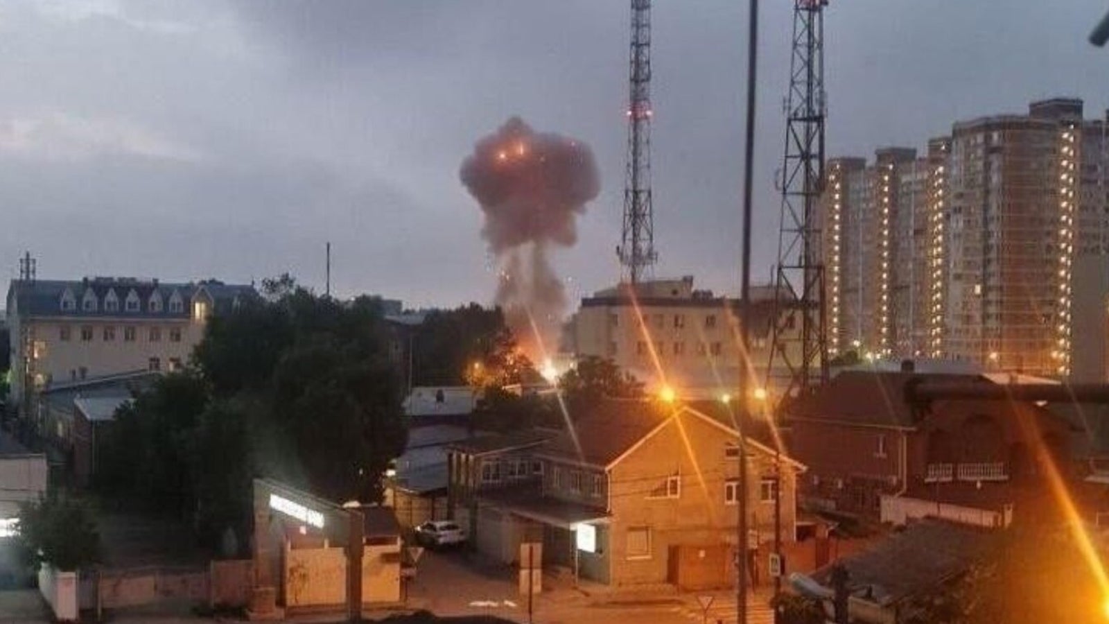 Sotschi Brennt Ukrainischer Drohnenangriff Löst Gigantischen Großbrand Aus Das Musst Du Wissen - v9wgcyp