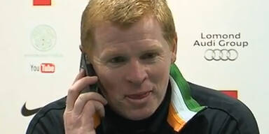 Celtic-Coach überrascht Reporter-Ehefrau