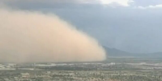 Gewaltiger Sandsturm fegt über Arizona